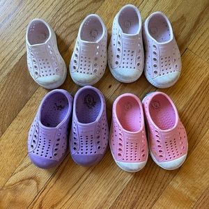 4 pair of native shoes in pink and purple sizes 3 and 4